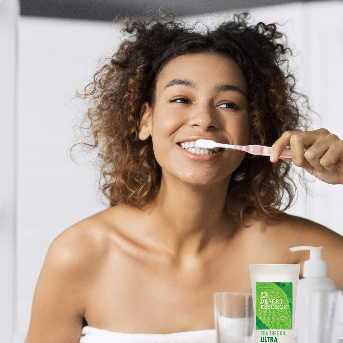 Desert Essence Tea Tree Oil Ultra Care Toothpaste - Mega Mint (6.25 oz) β Soothe Gums, Reduce Plaque, Fresh Breath