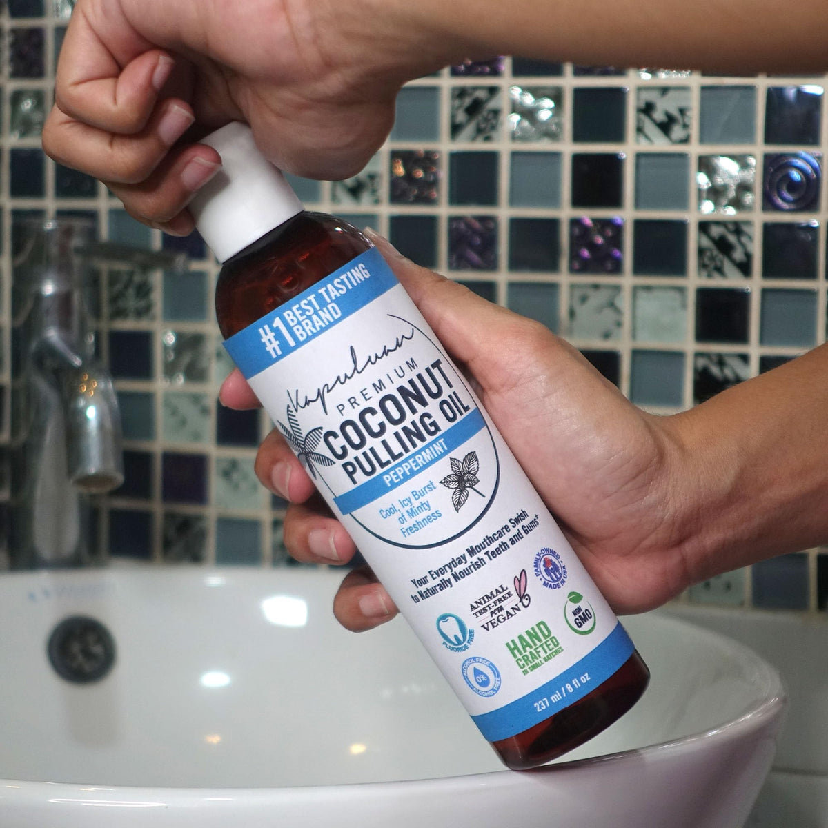 Kapuluan Coconut Oil Pulling for Teeth and Gums โ Pure Peppermint Mouthwash, 100% Natural, Non-GMO, Ayurvedic