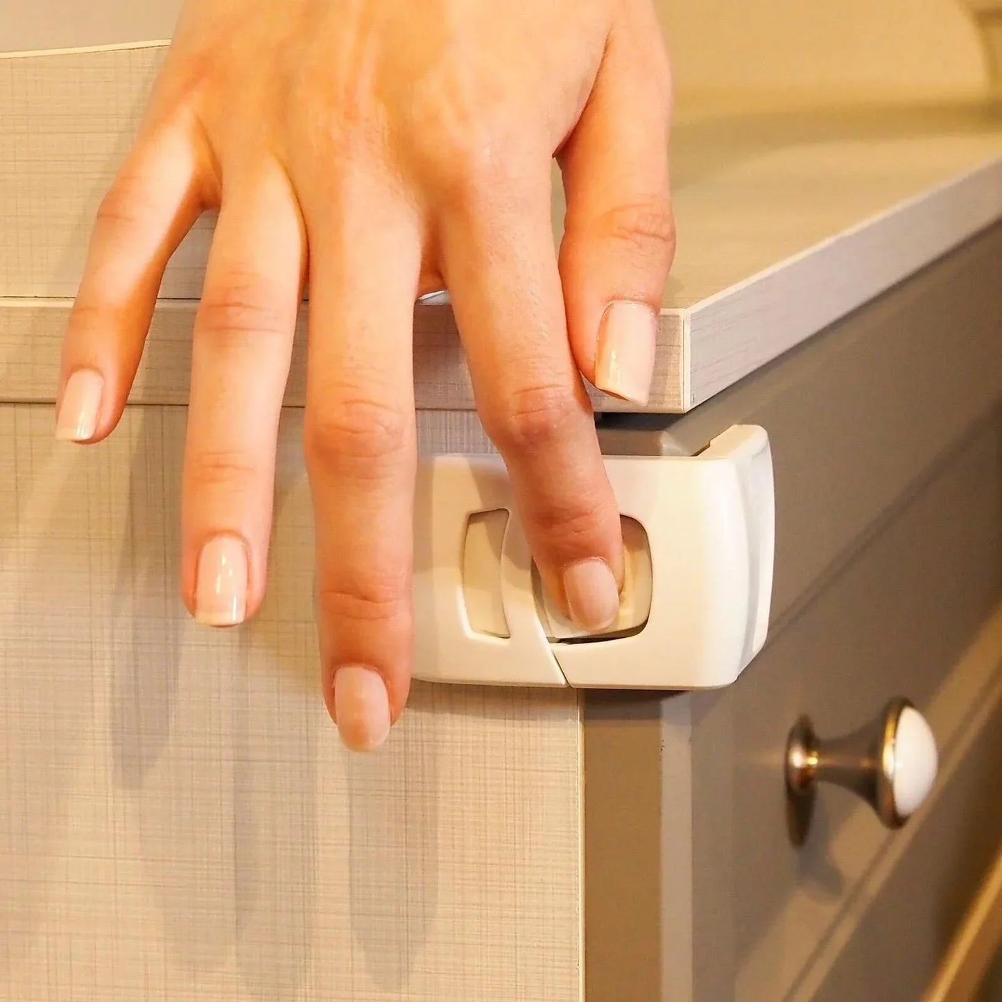 baby plus Double-Buttoned Drawer Lock