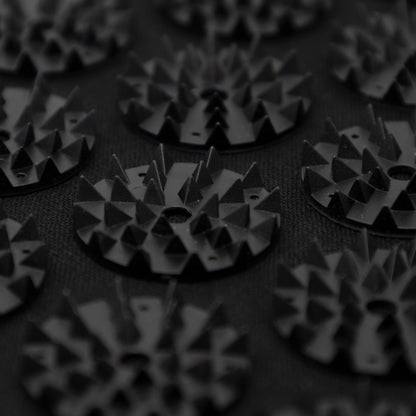 حصيرة ووسادة للعلاج بالضغط (أسود)