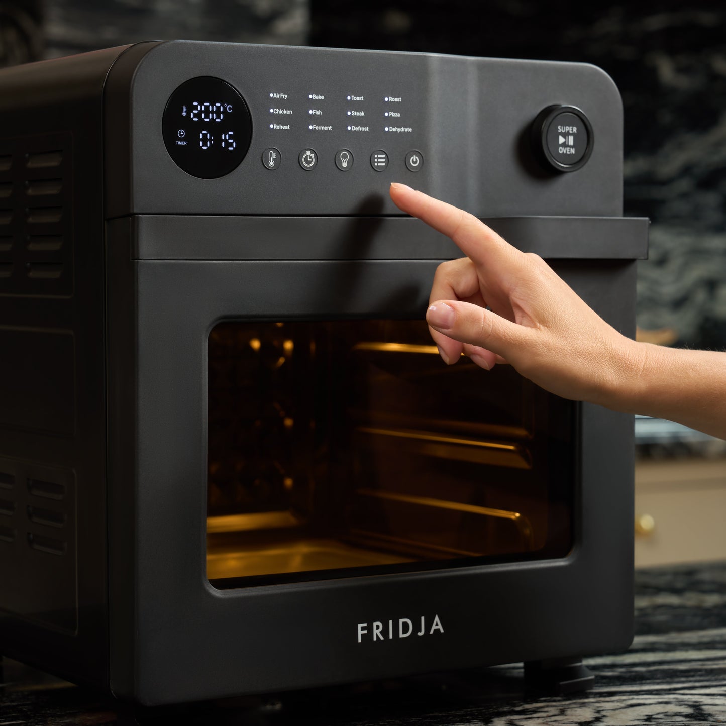 f66 Super Oven - 15L Digital Air Fryer Oven