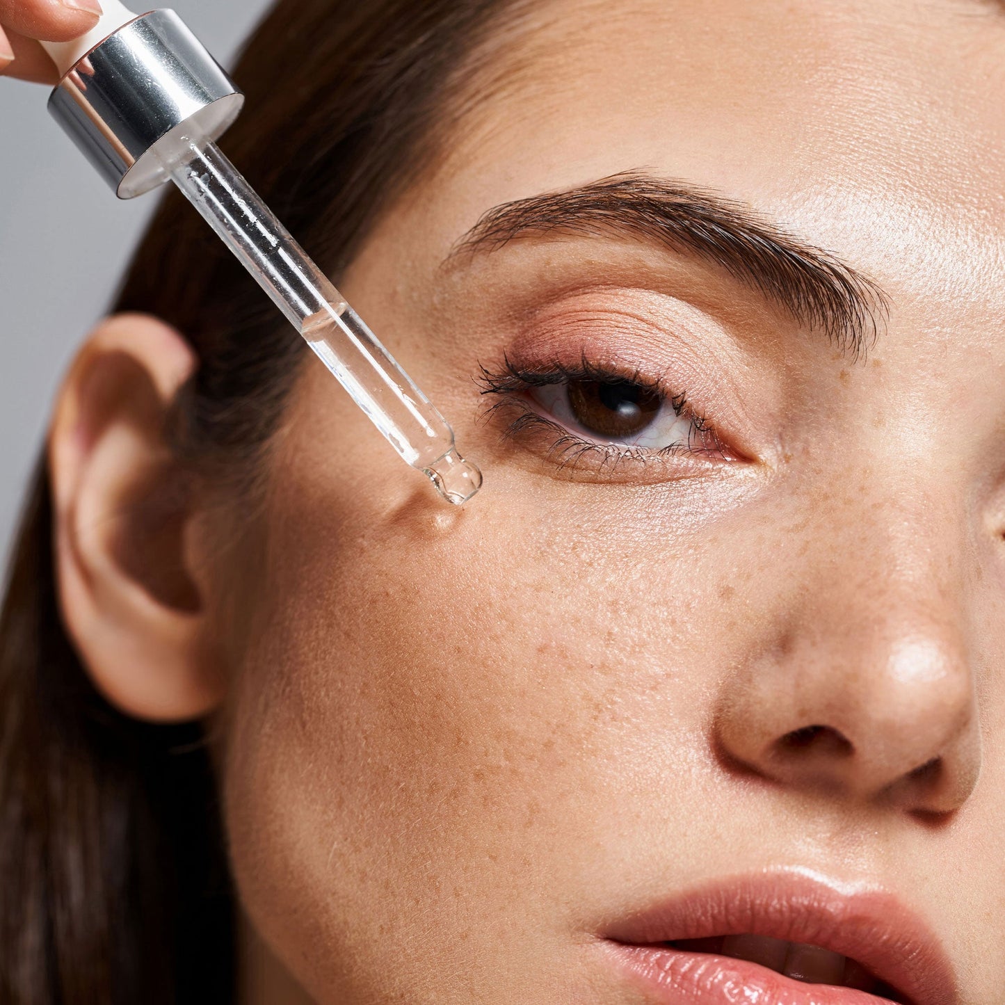 سيروم الوجه SC Pro-5 بالكولاجين وسم النحل 30 مل