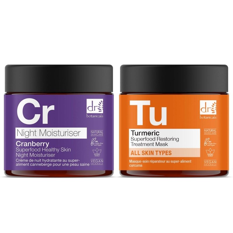 مجموعة مسائية من التوت البري والكركم