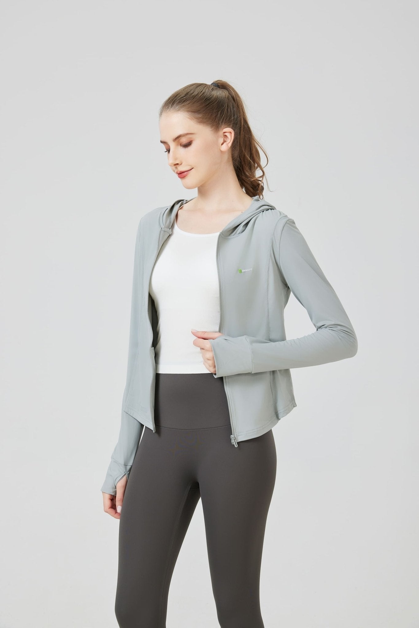 سترة رياضية بغطاء رأس، حماية من الأشعة فوق البنفسجية 50+