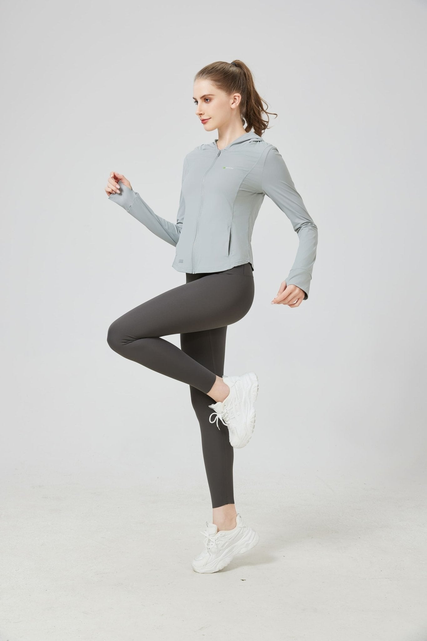 سترة رياضية بغطاء رأس، حماية من الأشعة فوق البنفسجية 50+