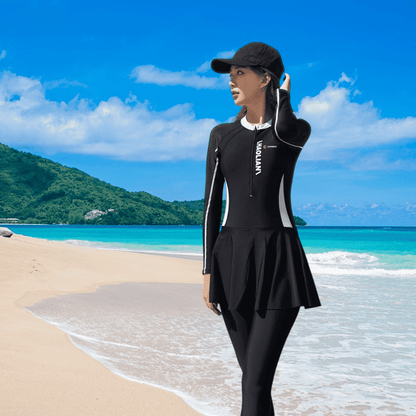 قميص واقٍ من الشمس مزود بحافة 